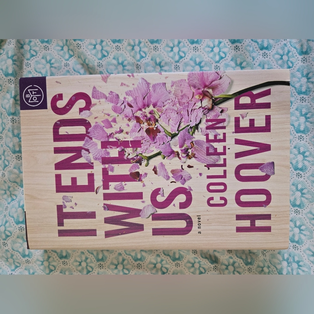 'It Ends With Us' Book - Colleen Hoover